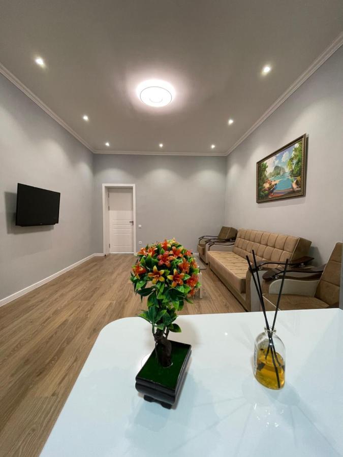Amir Temur Apartment In Center After Renovation Tashkent Ngoại thất bức ảnh